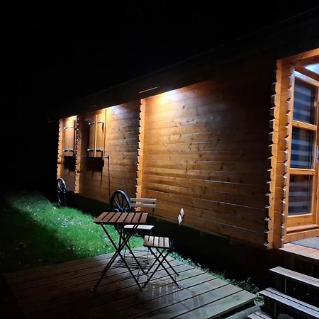 Roulotte La Boheme Est Son Spa En Baie De Somme Arrest Exterior photo