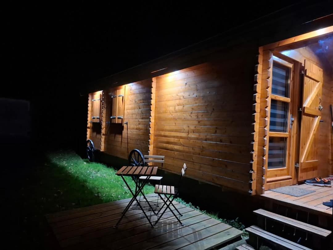Roulotte La Boheme Est Son Spa En Baie De Somme Arrest Exterior photo